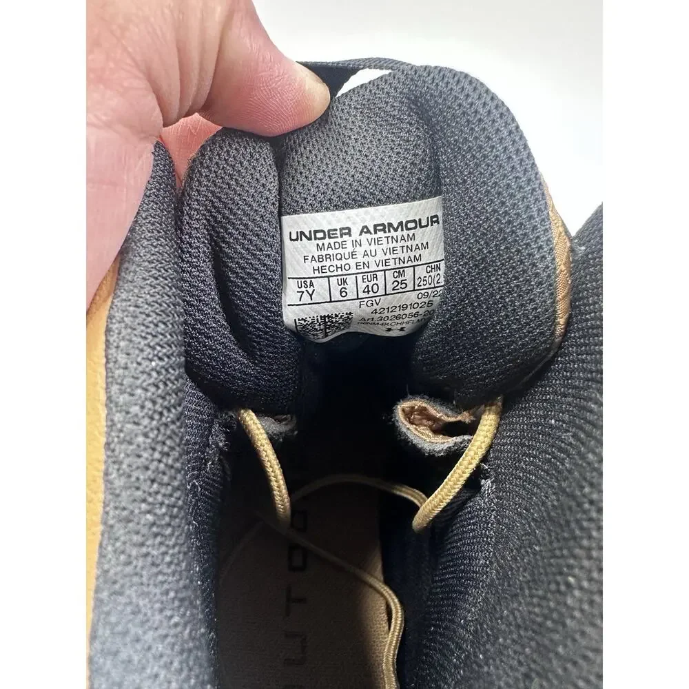 UNDER ARMOUR Stellar G2 6